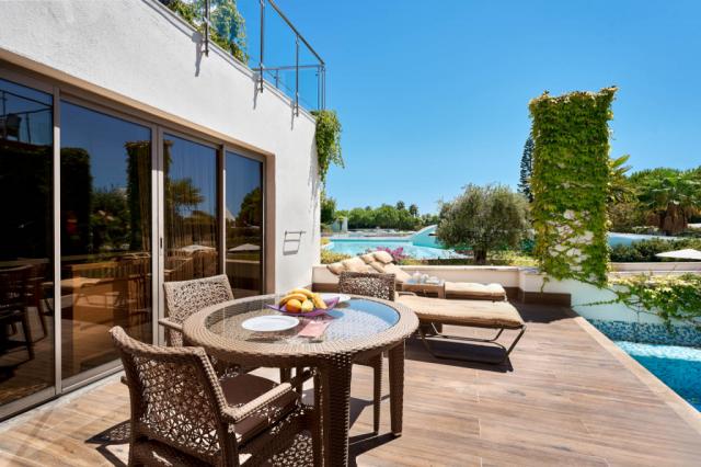 CORNELIA-DAIMOND-AMBER--SAPPHIRE-LAKE-VILLA5.jpg
