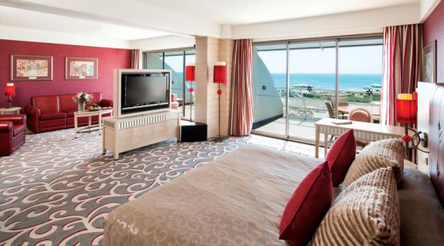 CORNELIA-DIAMOND-BLUE-SUITE-BEDROOM-1.jpg