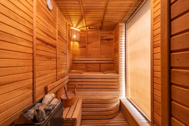 CORNELIA-DIAMOND-HARMONY-SUITE-SAUNA2.jpg