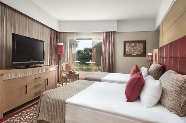 CORNELIA-DIAMOND-LAPIS-LAKE-VILLA-TWN-BED.jpg