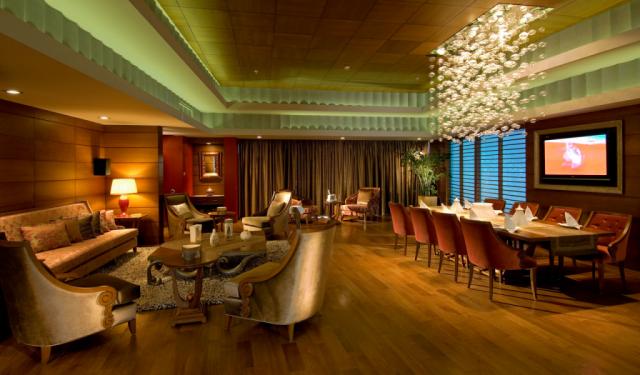 CORNELIA-DIAMOND-PRESIDENTIAL-LIVING-ROOM-1.jpg