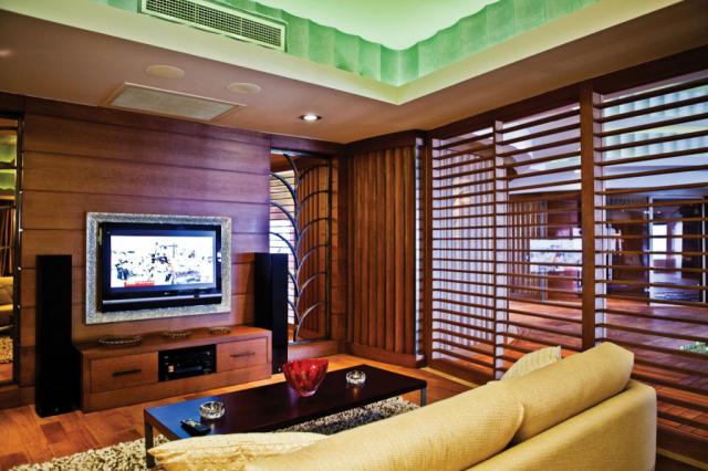 CORNELIA-DIAMOND-PRESIDENTIAL-SUITE-LIVING-ROOM-21.jpg