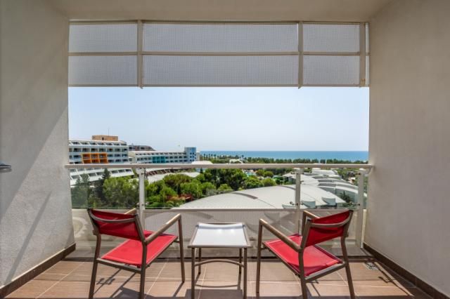 STANDARD-ROOM-SUPERIOR-SEA-VIEW--BALCONY.jpg